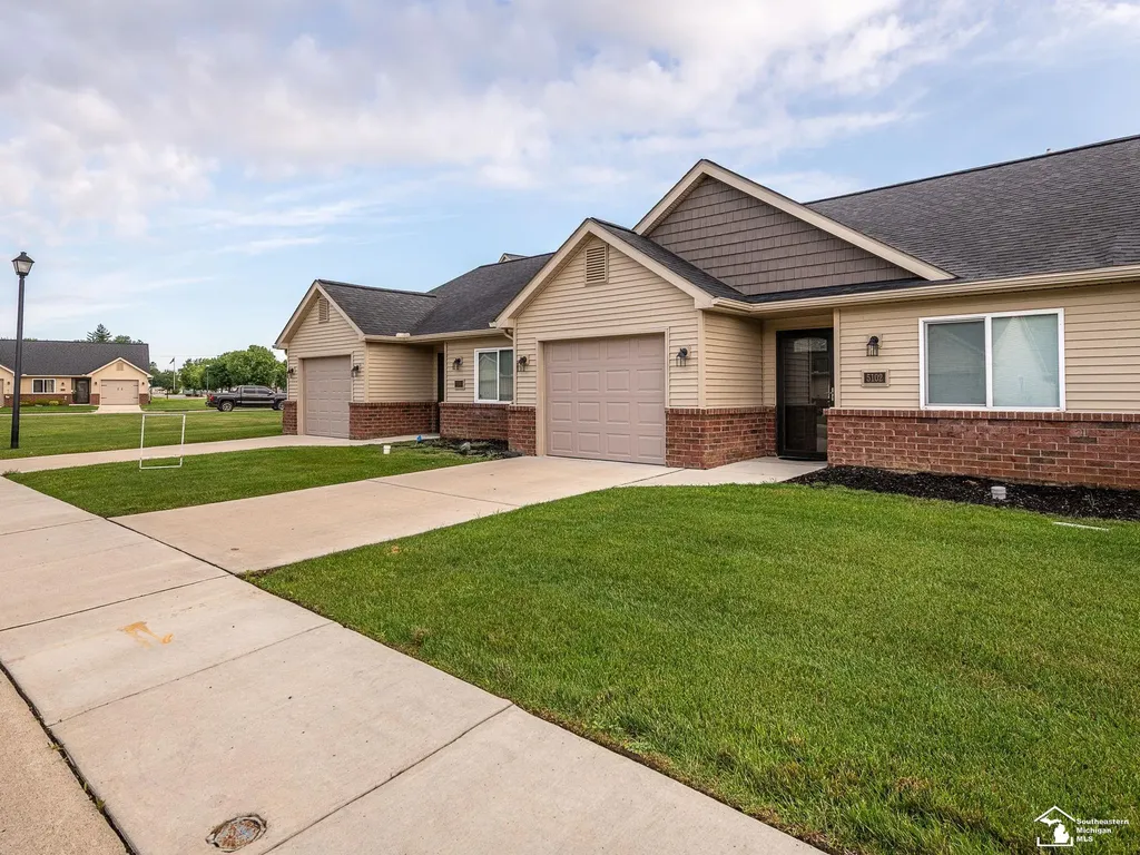 5102 Volterra Drive Monroe Charter Township MI 48161