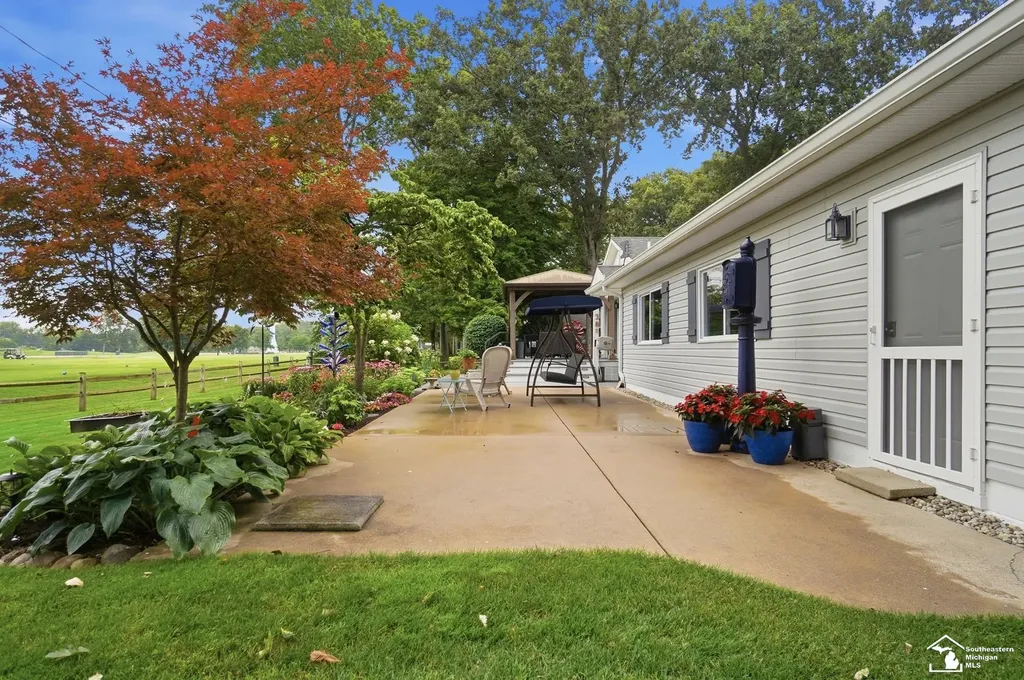 1194 Valetta Drive Bedford Township MI 48182