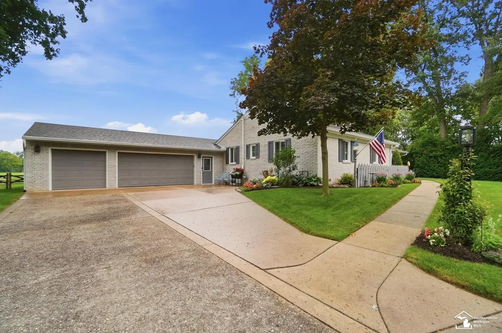 1194 Valetta Drive Bedford Township MI 48182