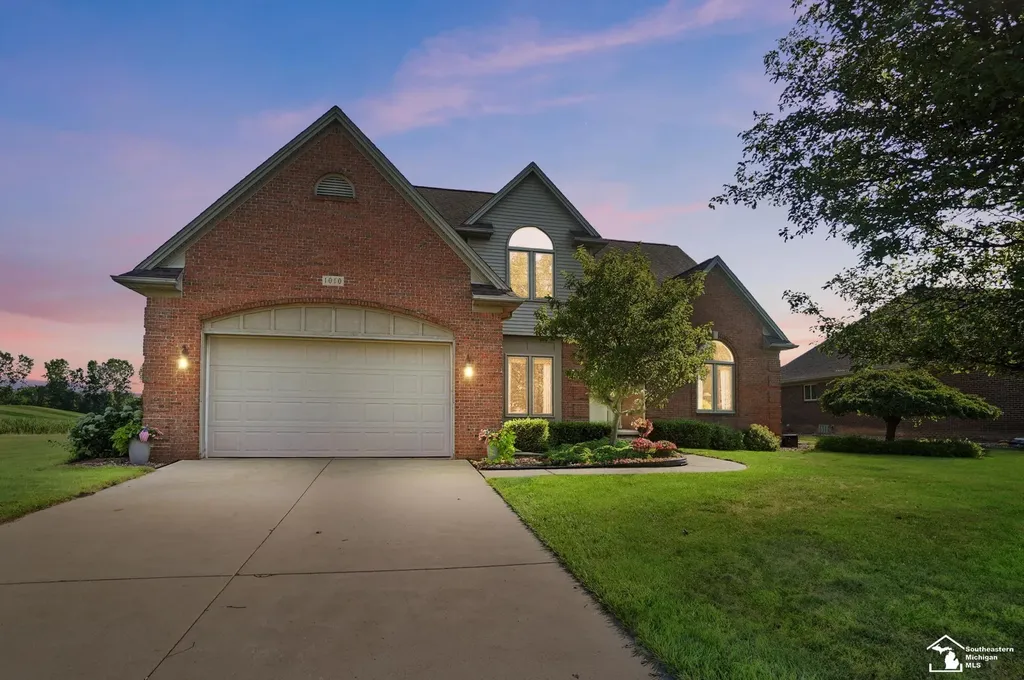 1010 Saint James Park Monroe Charter Township MI 48161