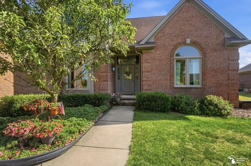 1010 Saint James Park Monroe Charter Township MI 48161