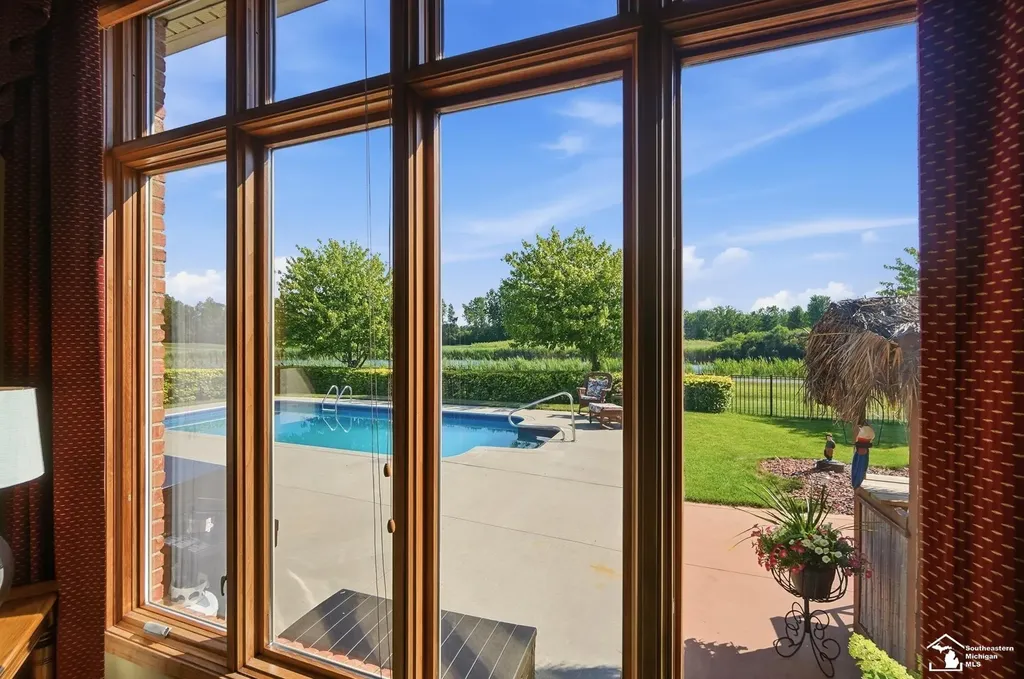 1010 Saint James Park Monroe Charter Township MI 48161