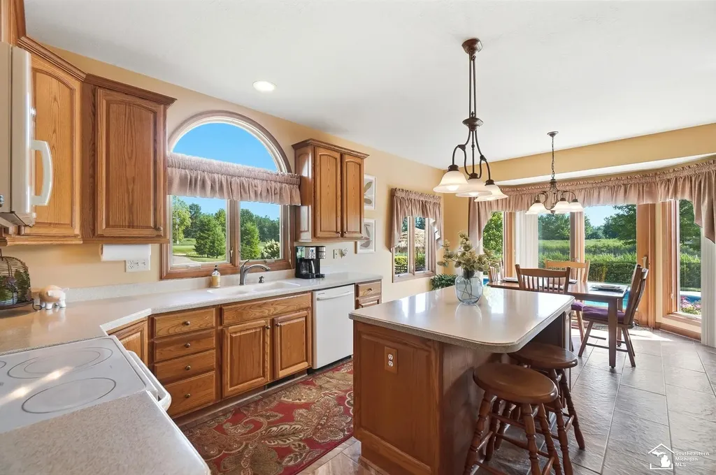 1010 Saint James Park Monroe Charter Township MI 48161