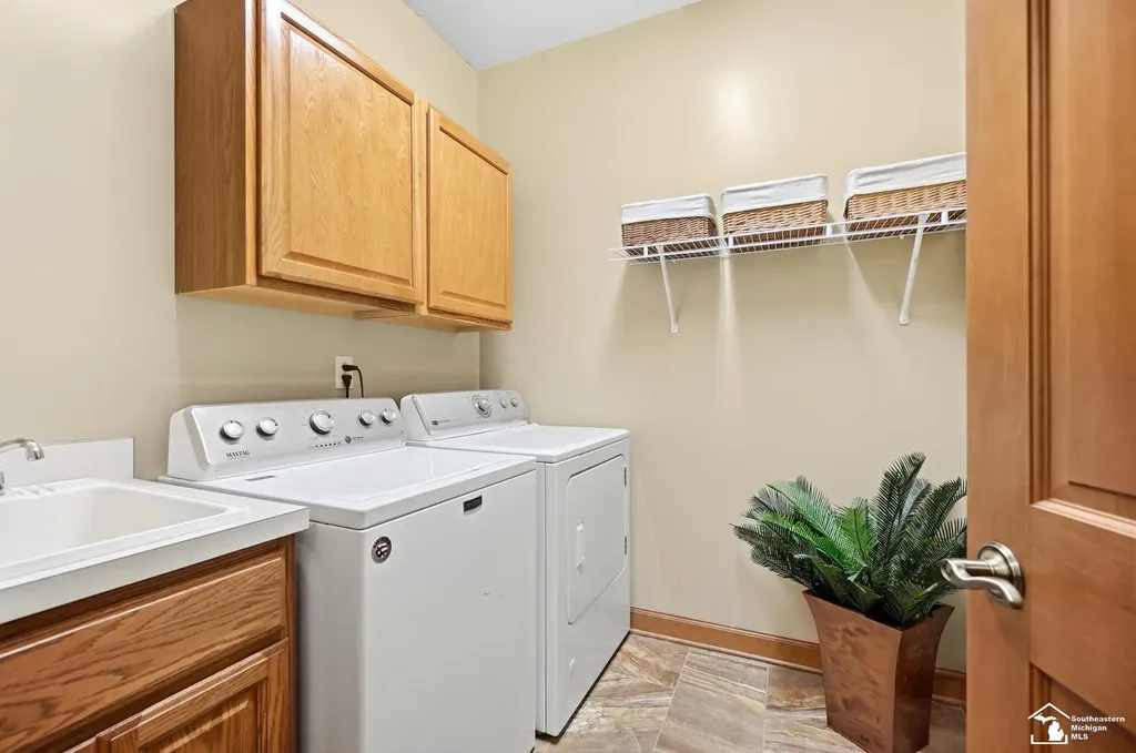 1010 Saint James Park Monroe Charter Township MI 48161