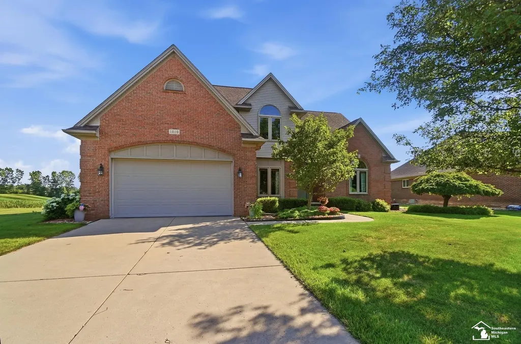 1010 Saint James Park Monroe Charter Township MI 48161