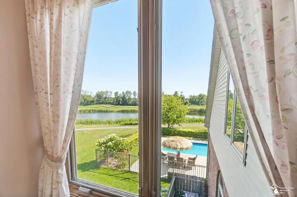1010 Saint James Park Monroe Charter Township MI 48161