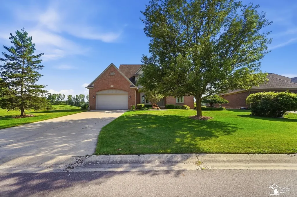 1010 Saint James Park Monroe Charter Township MI 48161
