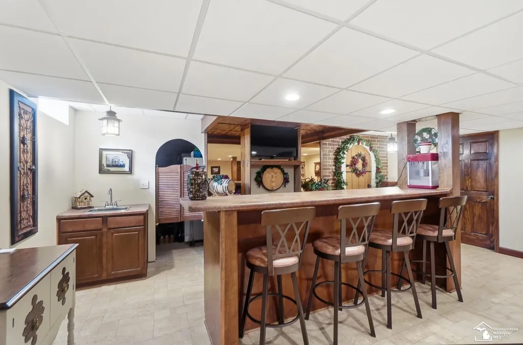 1010 Saint James Park Monroe Charter Township MI 48161