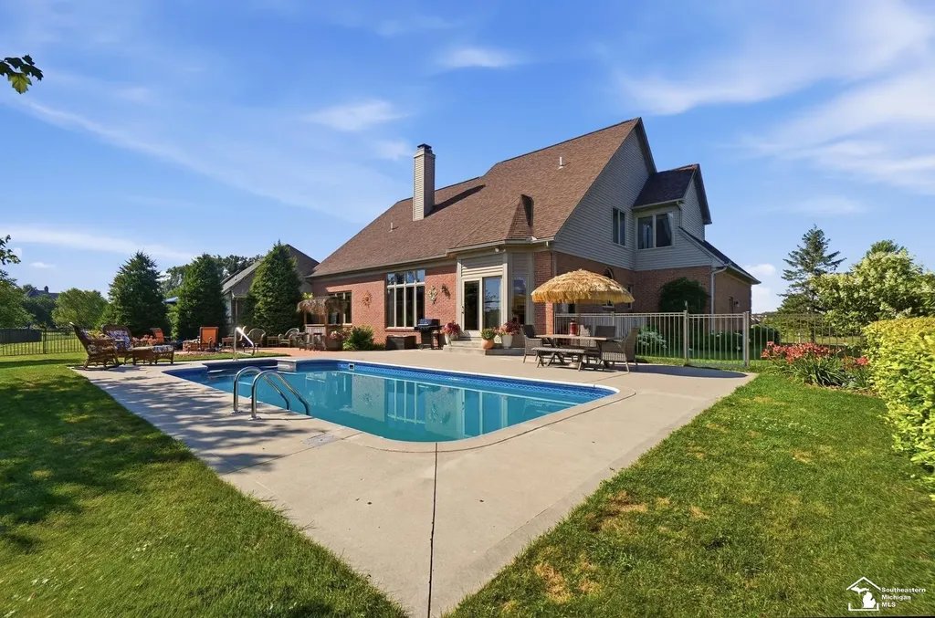 1010 Saint James Park Monroe Charter Township MI 48161