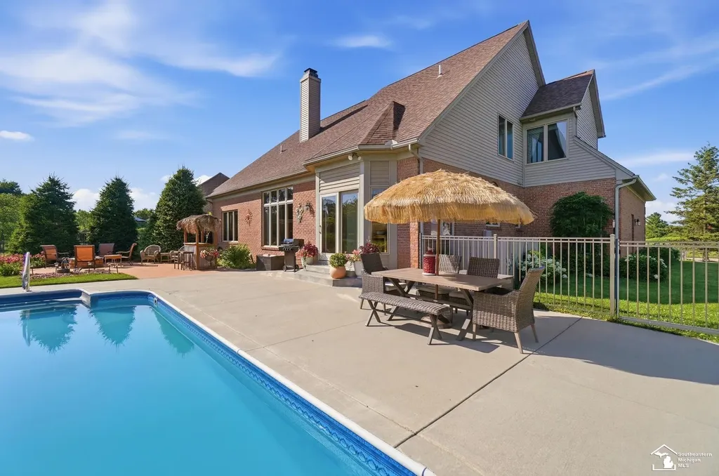 1010 Saint James Park Monroe Charter Township MI 48161