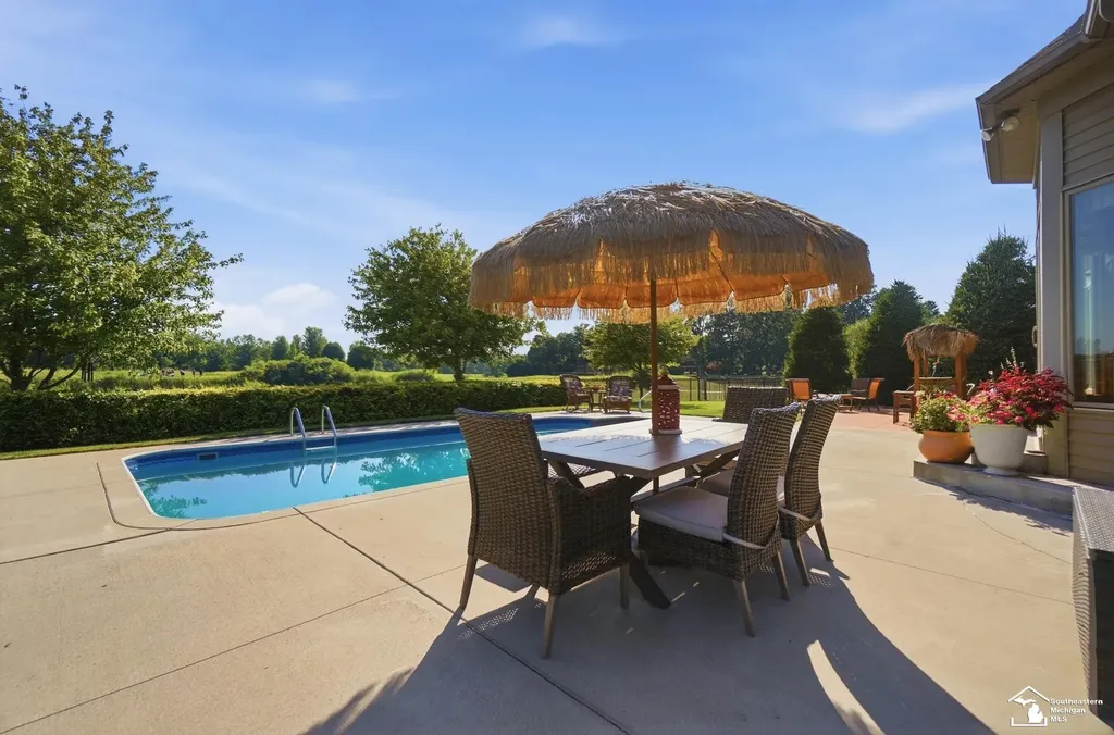 1010 Saint James Park Monroe Charter Township MI 48161