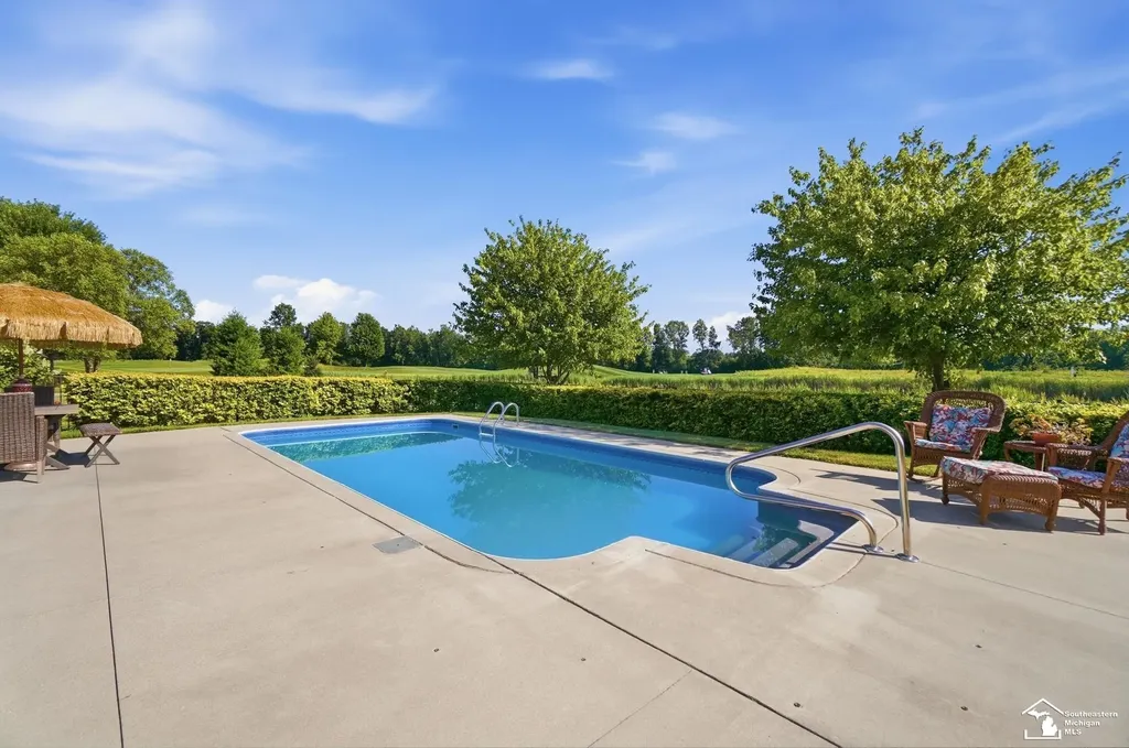 1010 Saint James Park Monroe Charter Township MI 48161