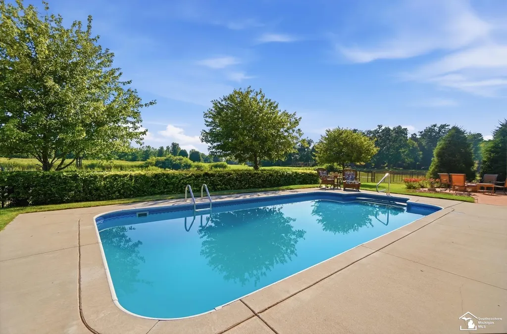 1010 Saint James Park Monroe Charter Township MI 48161