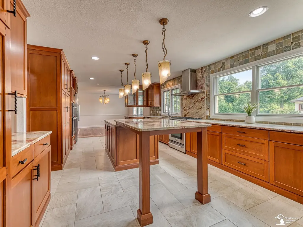 250 E Temperance Road Bedford Township MI 48182
