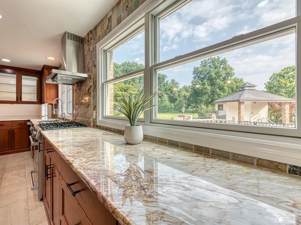 250 E Temperance Road Bedford Township MI 48182