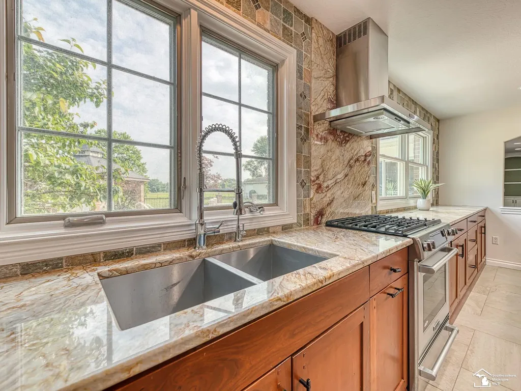 250 E Temperance Road Bedford Township MI 48182