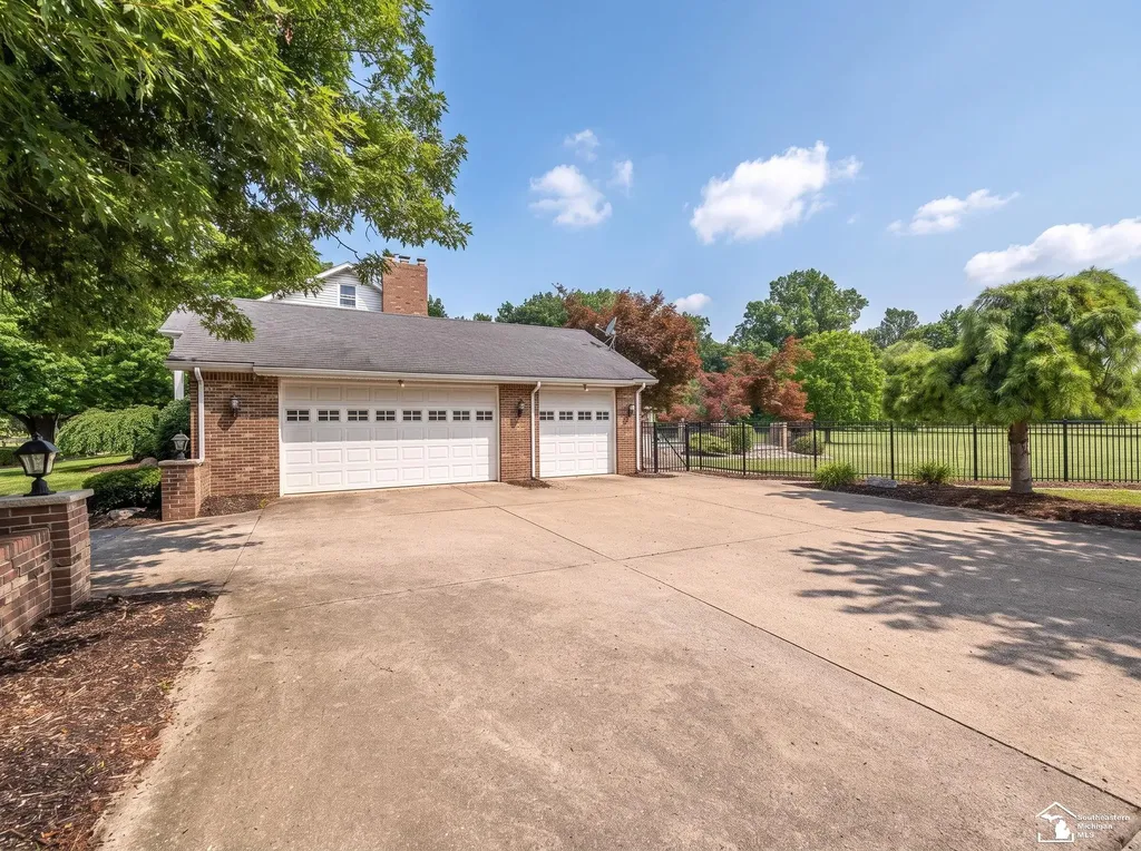 250 E Temperance Road Bedford Township MI 48182