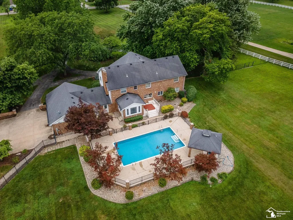 250 E Temperance Road Bedford Township MI 48182