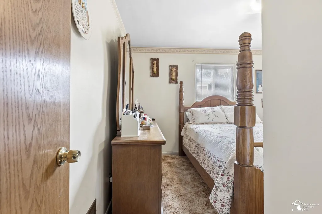 665 Park Avenue Lincoln Park City MI 48146