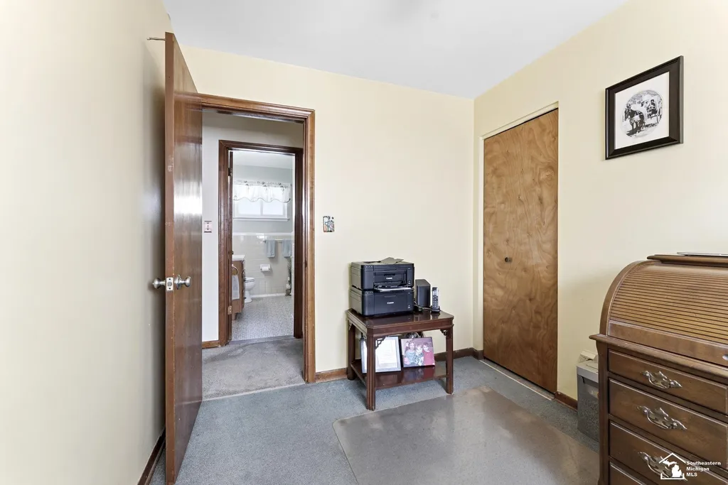 665 Park Avenue Lincoln Park City MI 48146