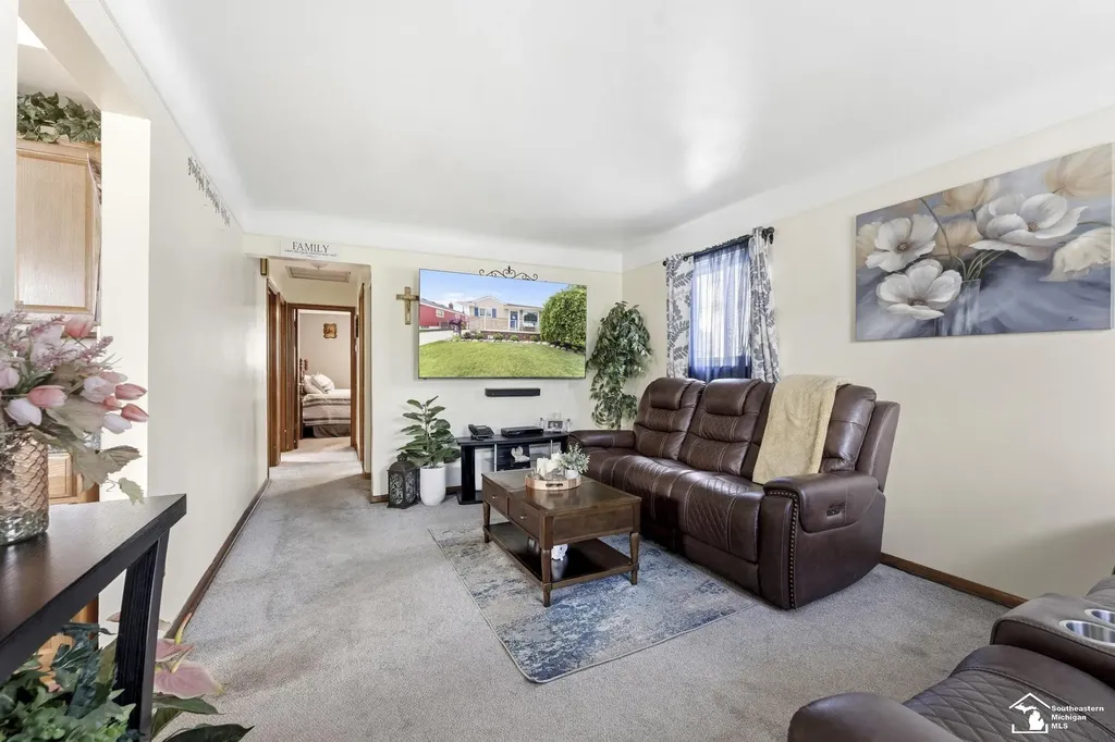 665 Park Avenue Lincoln Park City MI 48146