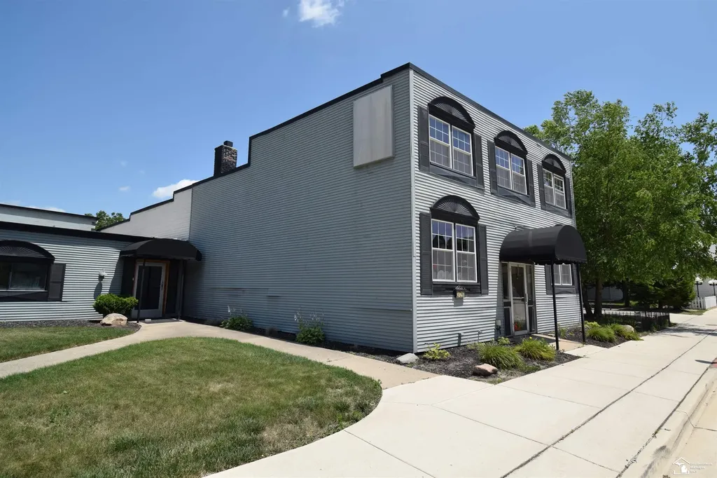 37272 Huron River Drive Huron Charter Township MI 48164
