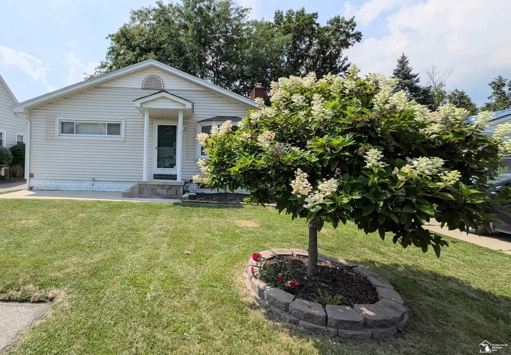 1957 Vivian Road Frenchtown Township MI 48162