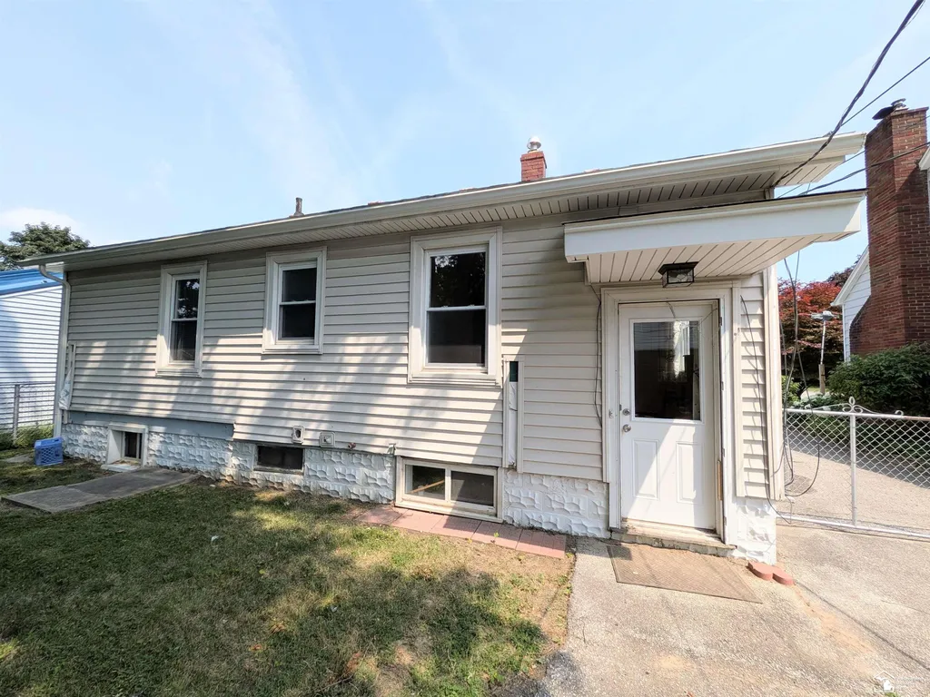 1957 Vivian Road Frenchtown Township MI 48162