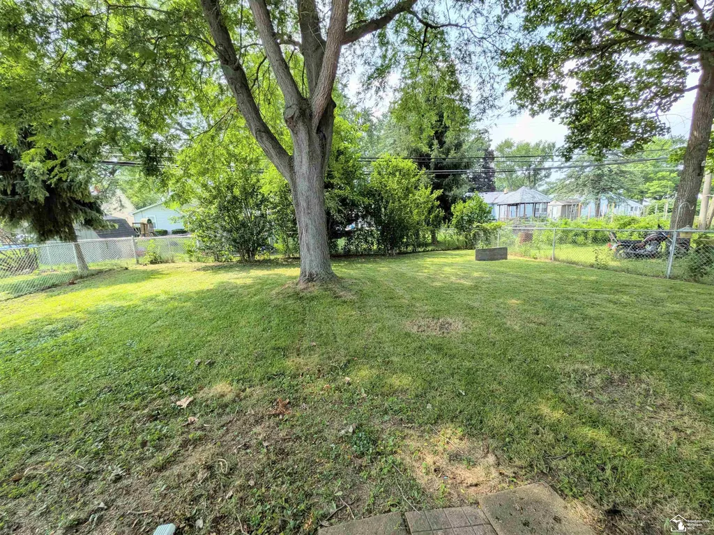 1957 Vivian Road Frenchtown Township MI 48162