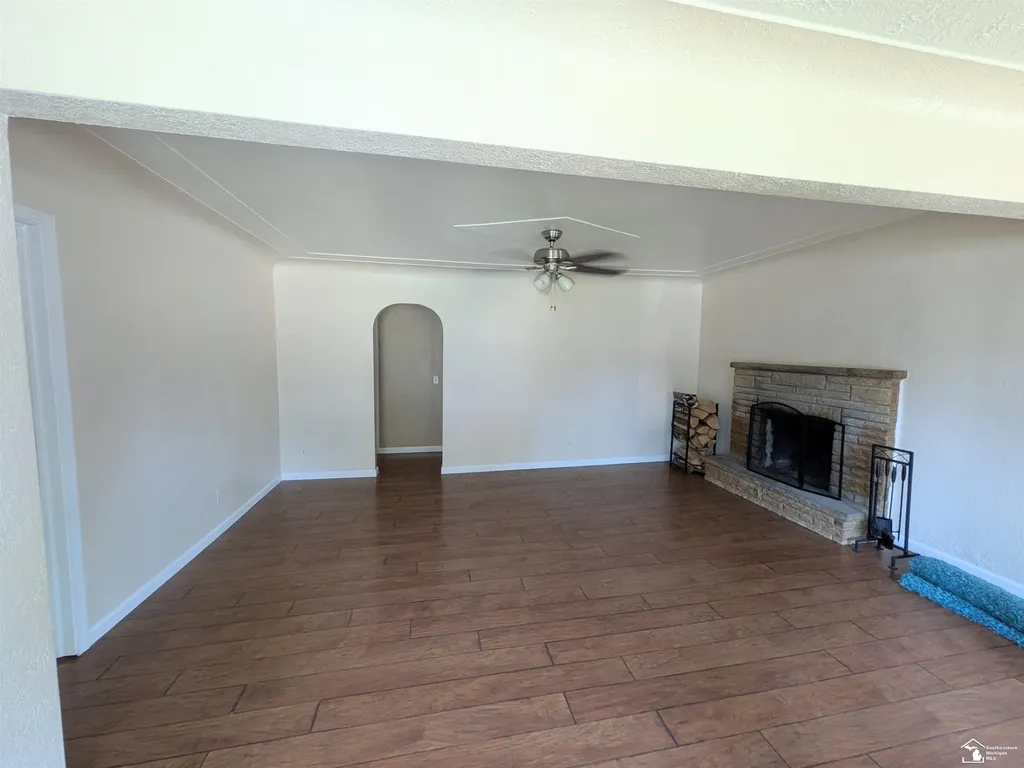 1957 Vivian Road Frenchtown Township MI 48162