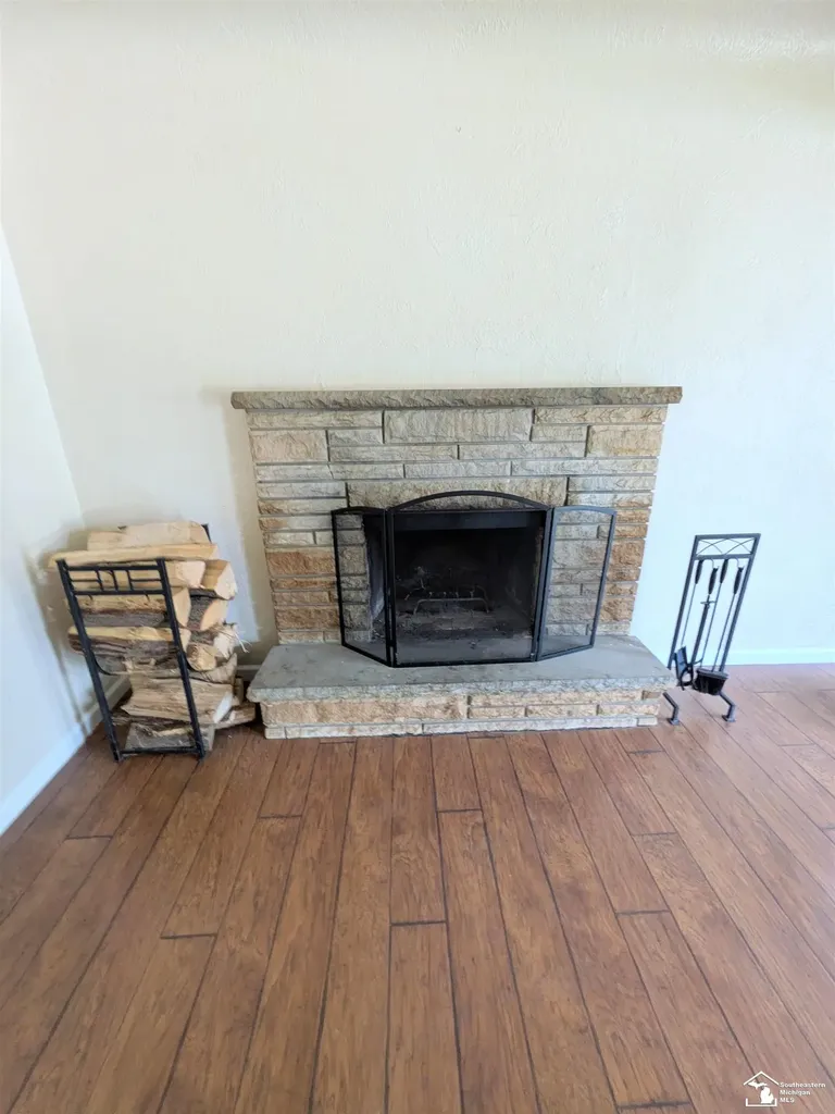 1957 Vivian Road Frenchtown Township MI 48162