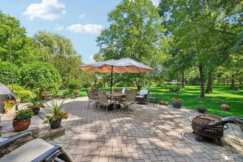 5322 N Meadow Court Salem Township MI 48105