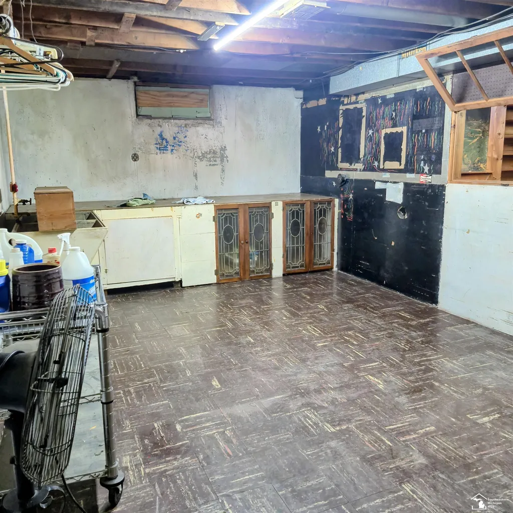 2579 Grange Road Trenton City MI 48183