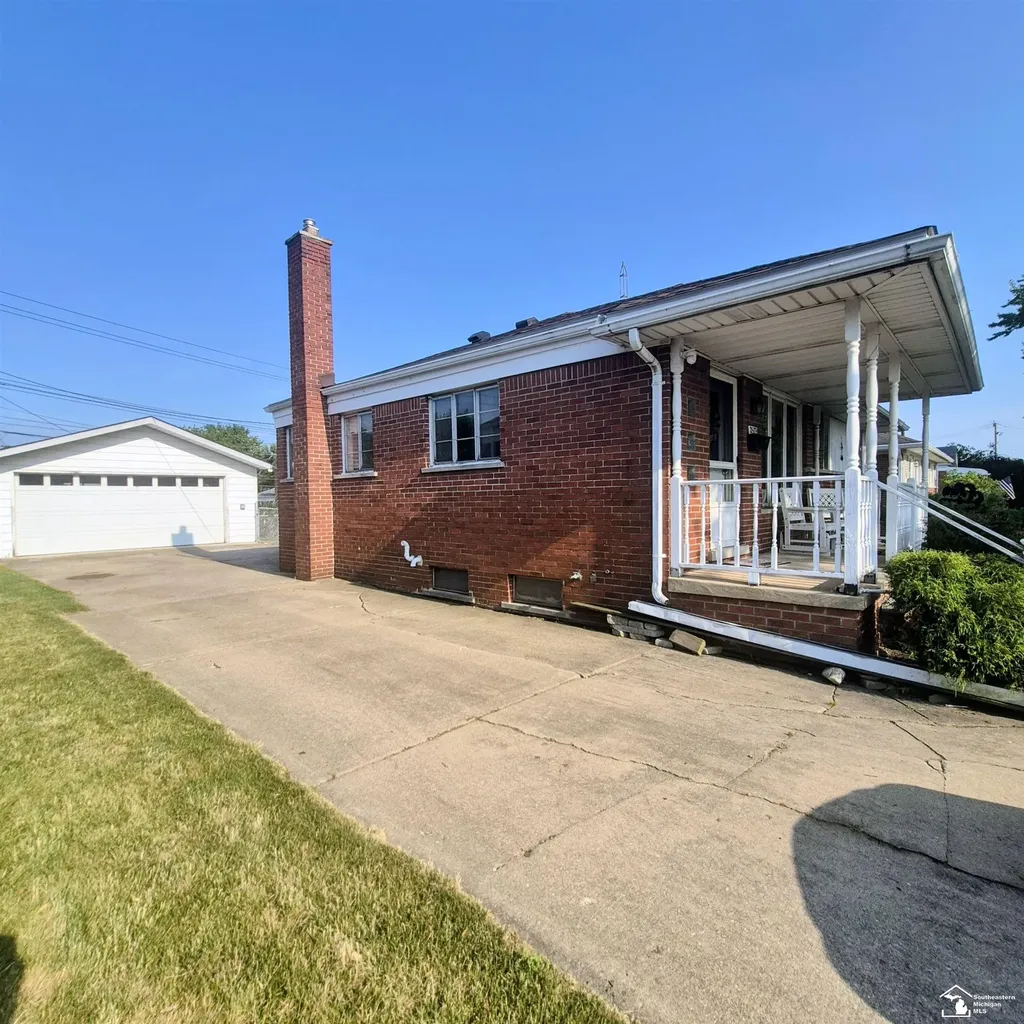 2579 Grange Road Trenton City MI 48183