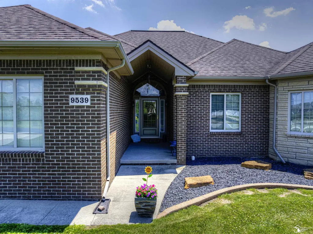 9539 Lazy Oak Drive Carleton Village MI 48117