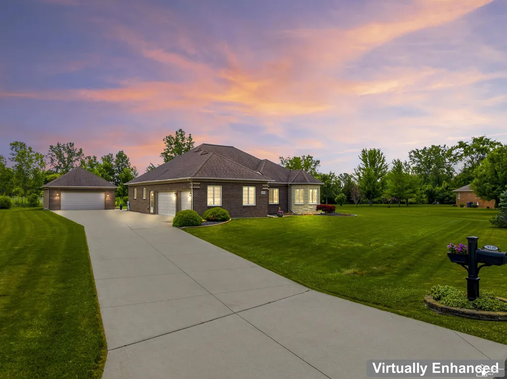 9539 Lazy Oak Drive Carleton Village MI 48117