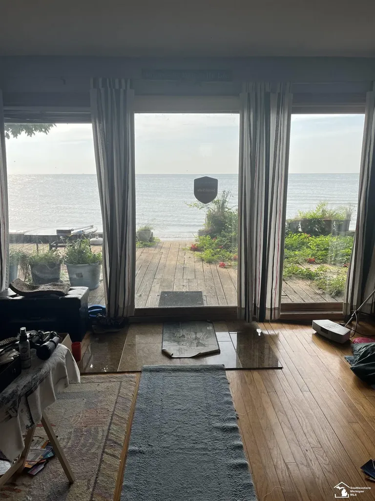 3964 Lakeshore Drive Frenchtown Township MI 48166