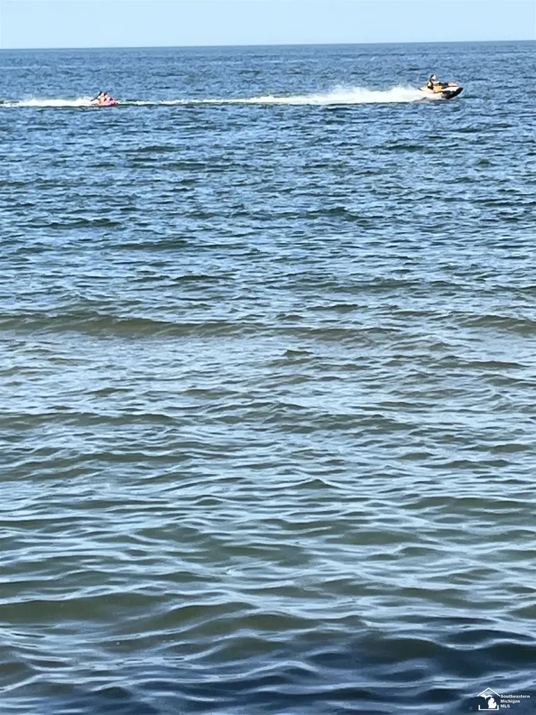 3964 Lakeshore Drive Frenchtown Township MI 48166
