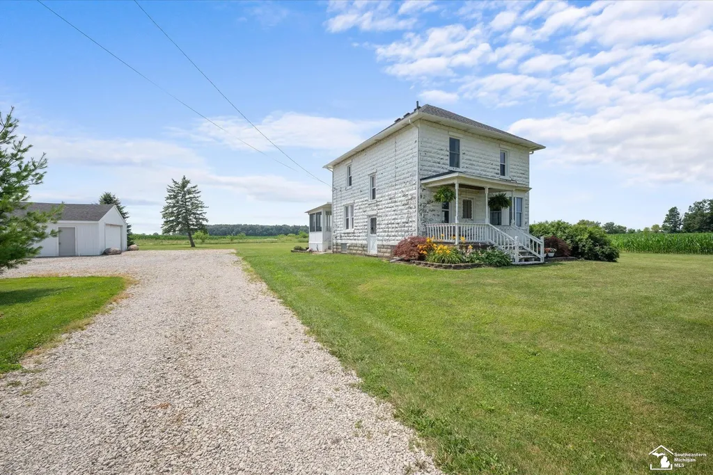 9515 Allison Road London Township MI 48159