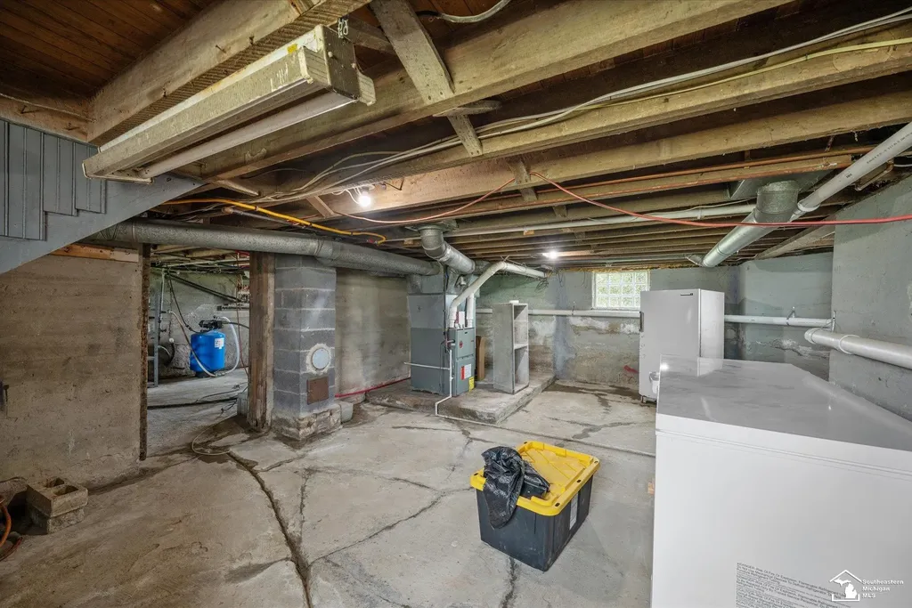 9515 Allison Road London Township MI 48159