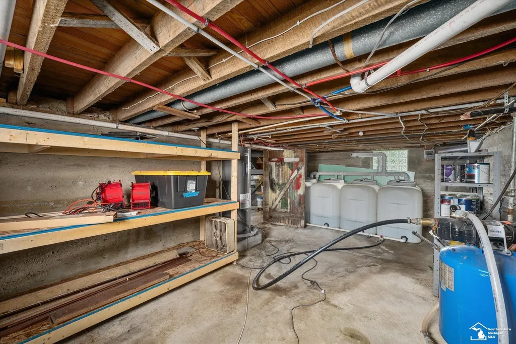 9515 Allison Road London Township MI 48159