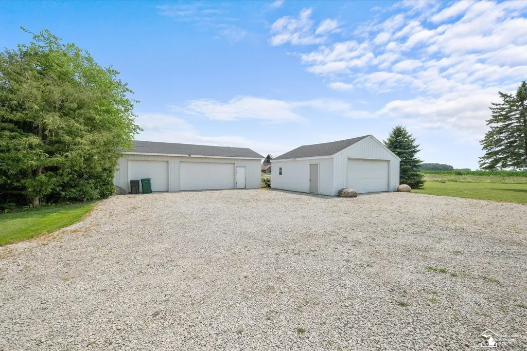 9515 Allison Road London Township MI 48159