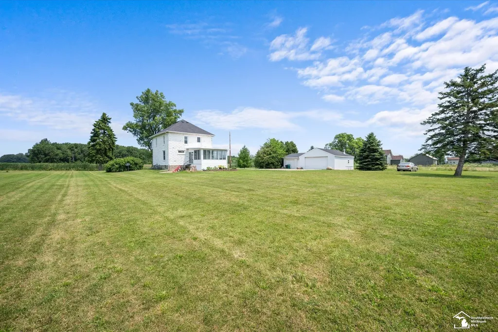 9515 Allison Road London Township MI 48159