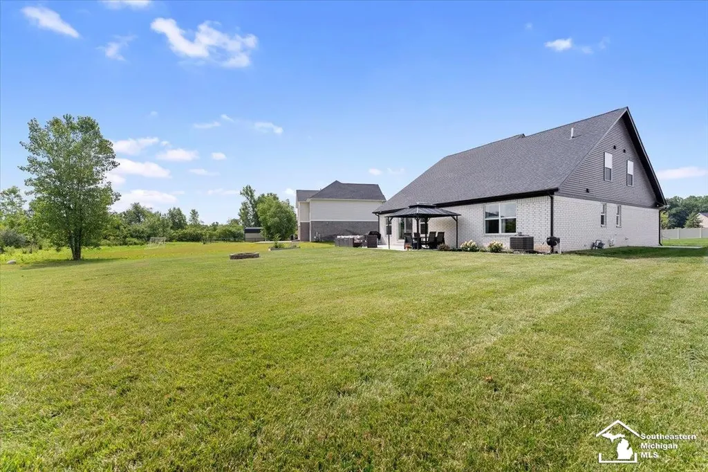 26835 Celtic Drive Flat Rock City MI 48134