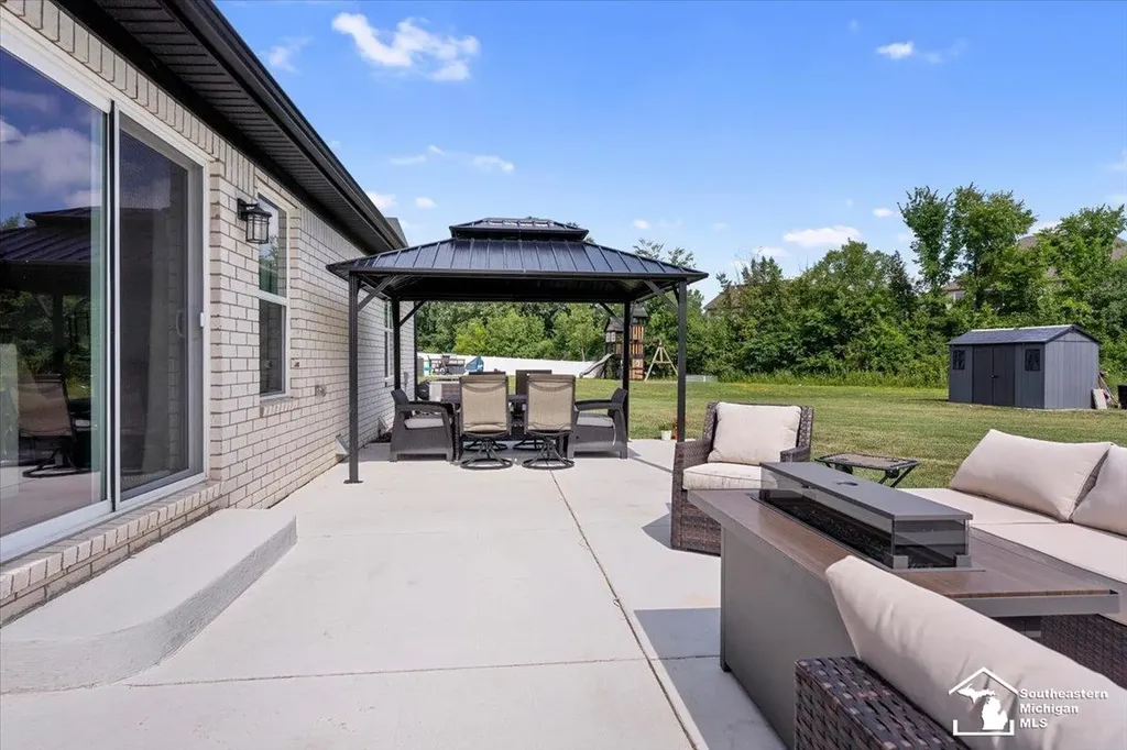 26835 Celtic Drive Flat Rock City MI 48134