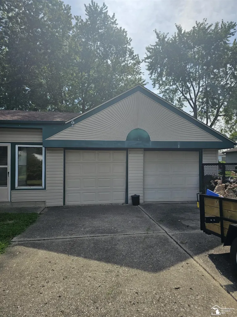 25425 Fairgrove Street Woodhaven City MI 48183