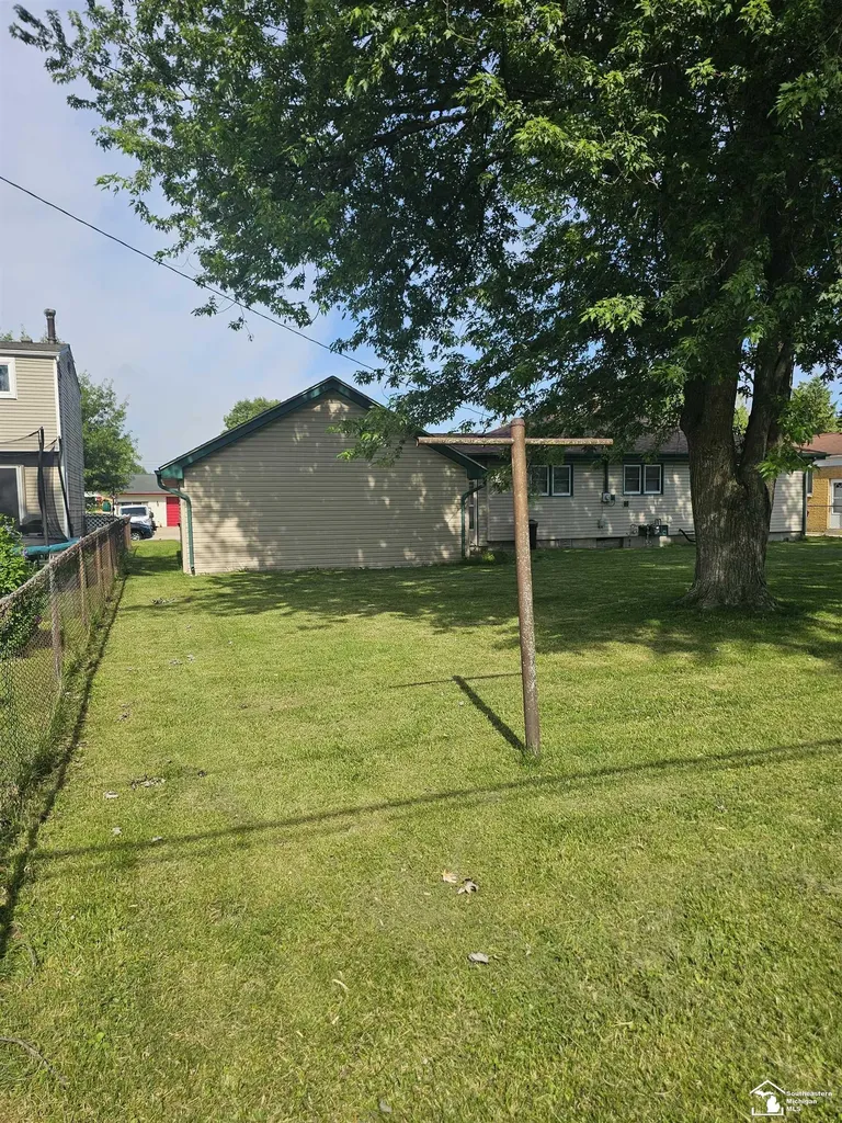 25425 Fairgrove Street Woodhaven City MI 48183