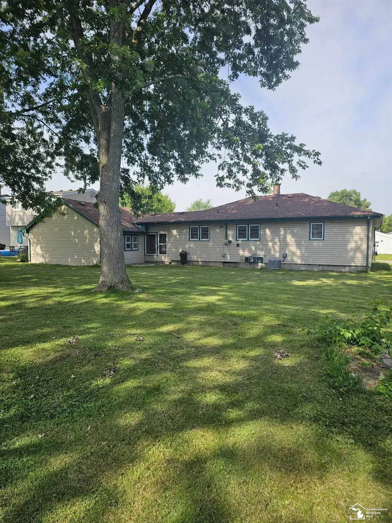 25425 Fairgrove Street Woodhaven City MI 48183