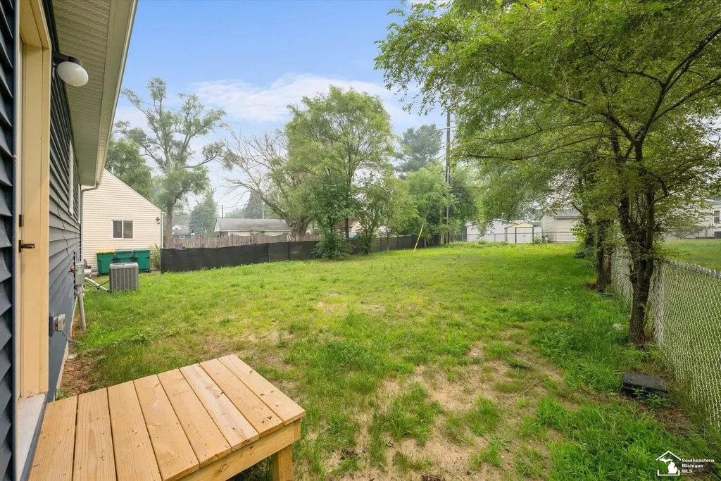 1152 Rambling Road Ypsilanti Charter Township MI 48198