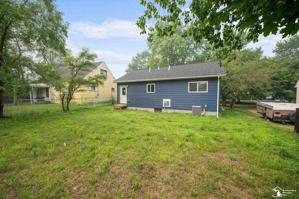 1152 Rambling Road Ypsilanti Charter Township MI 48198
